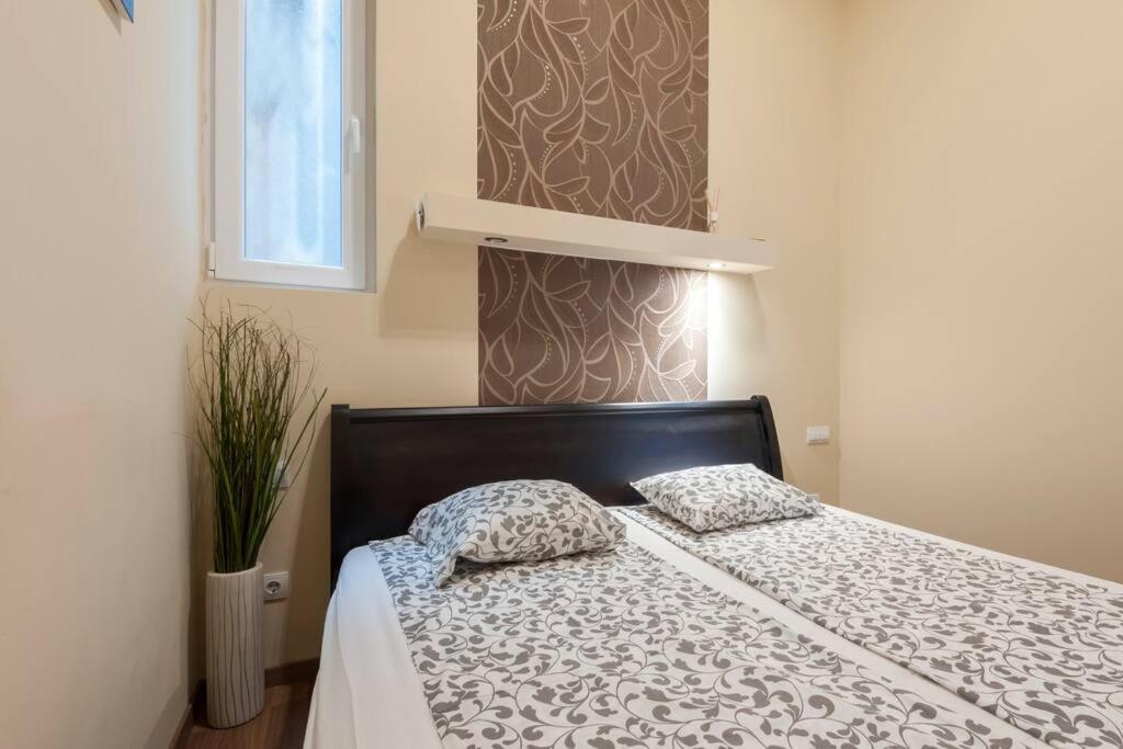 Szent Istvan Ter 4 Next To Basilica A 1 Bedroom Budapest Bagian luar foto